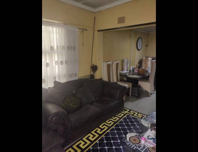 2 BEDROOM HOUSE FOR SALE IN CHIAWELO